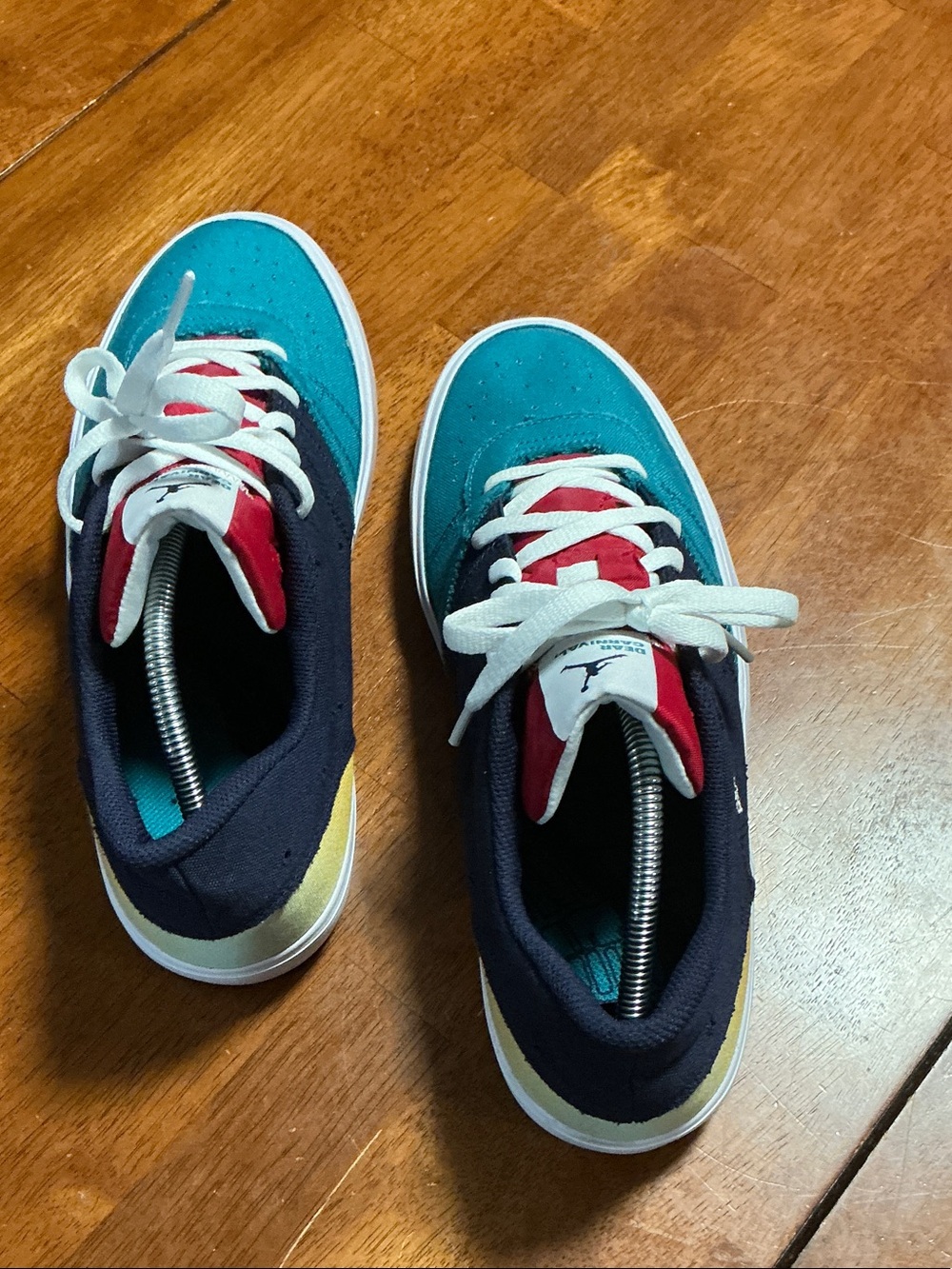 Jordan Low-Top “Dear Carnival” Sneakers in Teal, Navy & Red - Picture 4 of 4